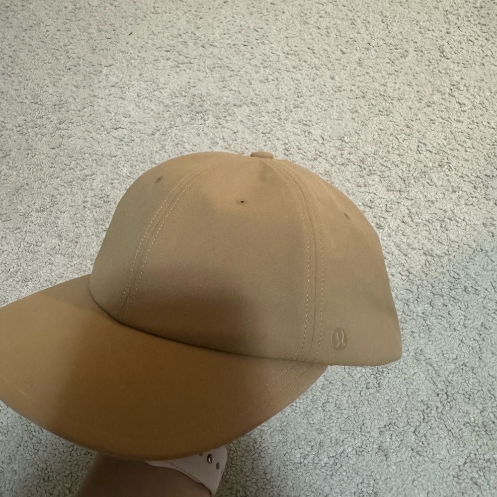 Lululemon Cap in bronze